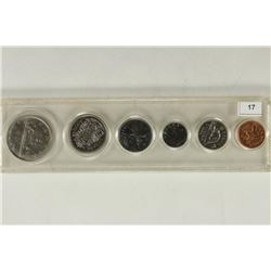 1968 CANADA (PF LIKE) SET IN PLASTIC CASE