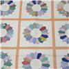 Image 2 : Hand stitched patchwork quilt "Dresden Plate"