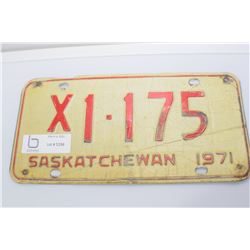 1971 TAXI  SASKATCHEWAN LICENSE PLATE