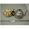 Image 1 : (2) VINTAGE TEAPOT