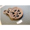 Image 1 : CAST STEEL BARN PULLEY