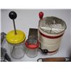 Image 2 : VINTAGE KITCHEN UTENSILS