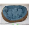 Image 2 : DOG BED (HAS RIP ON BOTTOM)
