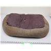 Image 3 : DOG BED (HAS RIP ON BOTTOM)