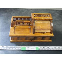 VINTAGE WOODEN JEWELRY BOX WITH ROLL TOP