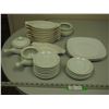 Image 1 : WHITE KITCHENWARE