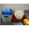 Image 2 : LOT OF KITCHENWARE PLASTIC BOWLS & ETC