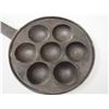 Image 4 : CAST IRON MUFFIN PAN
