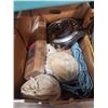 Image 2 : 2 trays of bungee straps, jumper cables and strapping clips