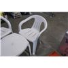 Image 2 : 2 patio chairs and endtable
