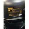 Image 8 : Dewalt stainless wet dry vac DXV 10 SA tested working