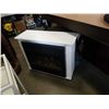 Image 1 : ELECTRIC FIREPLACE IN WHITE ROLLING MANTLE