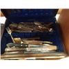 Image 2 : 2 vintage carving sets and canteen of vintage cutlery