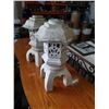 Image 2 : 2 DECORATIVE GARDEN LIGHTS