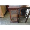 Image 2 : VINTAGE DISPLAY CASE AND WOOD NIGHTSTAND