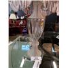 Image 2 : VINTAGE GLASS TABLE LAMP