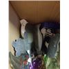 Image 2 : Box of collectibles