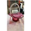 Image 2 : CHALET CRANBERRY GLASS BASKET AND CRANBERRY GLASS VASE