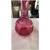 Image 8 : CHALET CRANBERRY GLASS BASKET AND CRANBERRY GLASS VASE