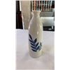 Image 13 : STEIN, GLASS VASE AND SAKE SET