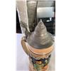 Image 9 : STEIN, GLASS VASE AND SAKE SET