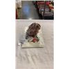 Image 1 : CARVED BEAR FIGURE AND 3 FIRST NATIONS CARDS