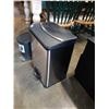 Image 2 : Stainless and sterlite waste bins