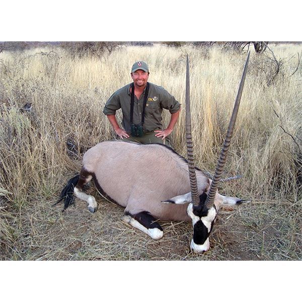 5-Day Namibia Gemsbok and Blue Wildebeest Hunt for 2 Hunters
