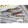 Image 4 : Bucket of Tools and Lumber Apron