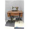 Image 1 : **1910 Vintage Singer Sewing Machine and Cabinet