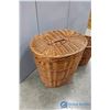 Image 3 : (2) Wicker Baskets - One with Lid