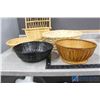 Image 3 : Assorted Wicker Items