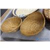 Image 5 : Assorted Wicker Items