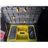 Image 2 : STANLEY MOBILE JOB BOX AND IPT-RAM YELLOW TROUBLE LIGHT.