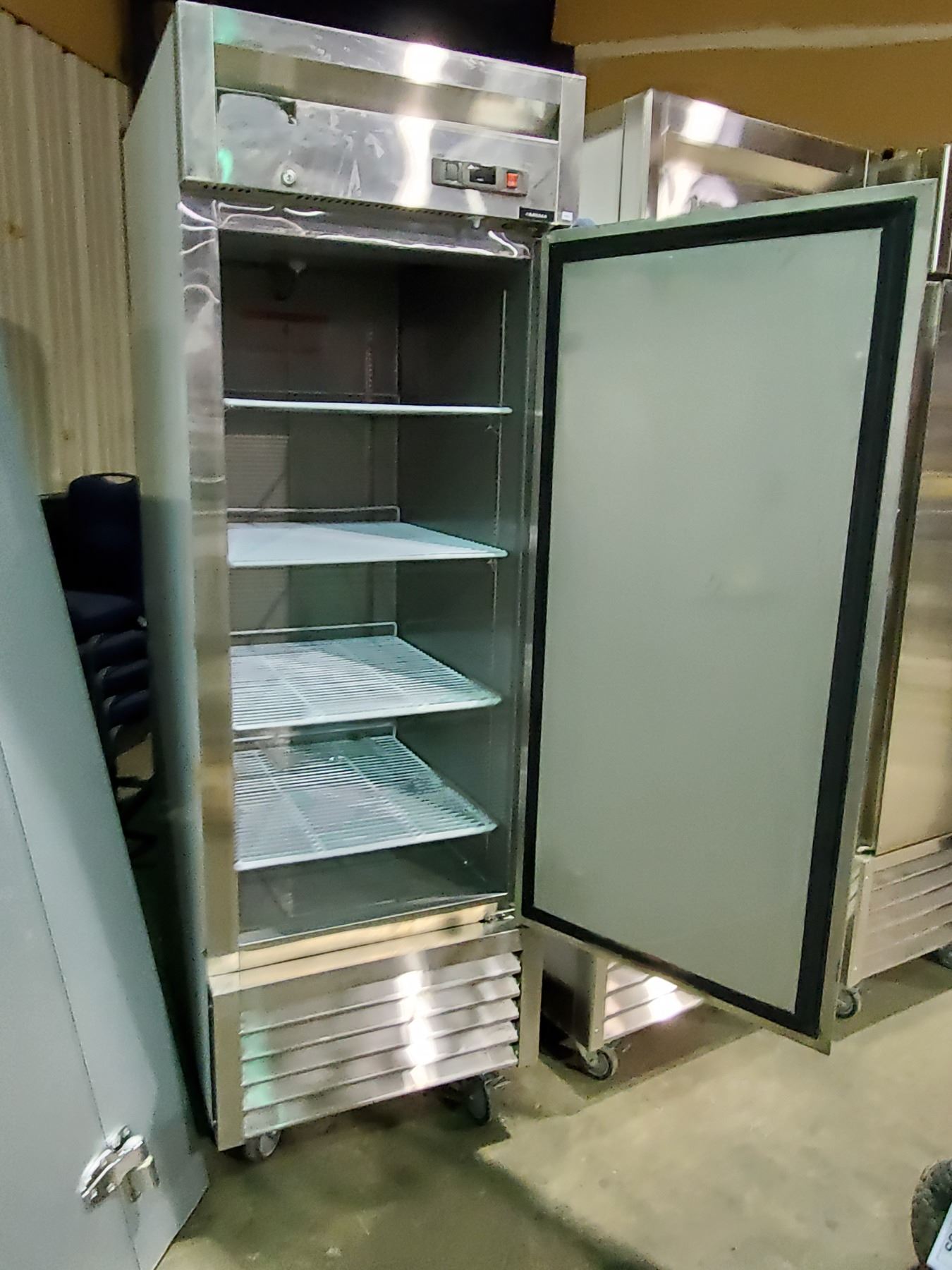 Mobile Standing Freezer STAINLESS STEEL STANDING MOBILE SINGLE DOOR FREEZER