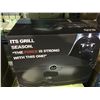 Image 2 : STAR WARS TIE FIGHTER DESIGN 220 SQUARE INCH COOKING SURFACE 10,000 BTU PROPANE PORTABLE GAS GRILL