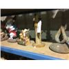 Image 1 : SHELF OF ASSORTED SMALL INDOOR/OUTDOOR DECORATIVE WATER FOUNTAINS AND GARDEN ORNAMENTS