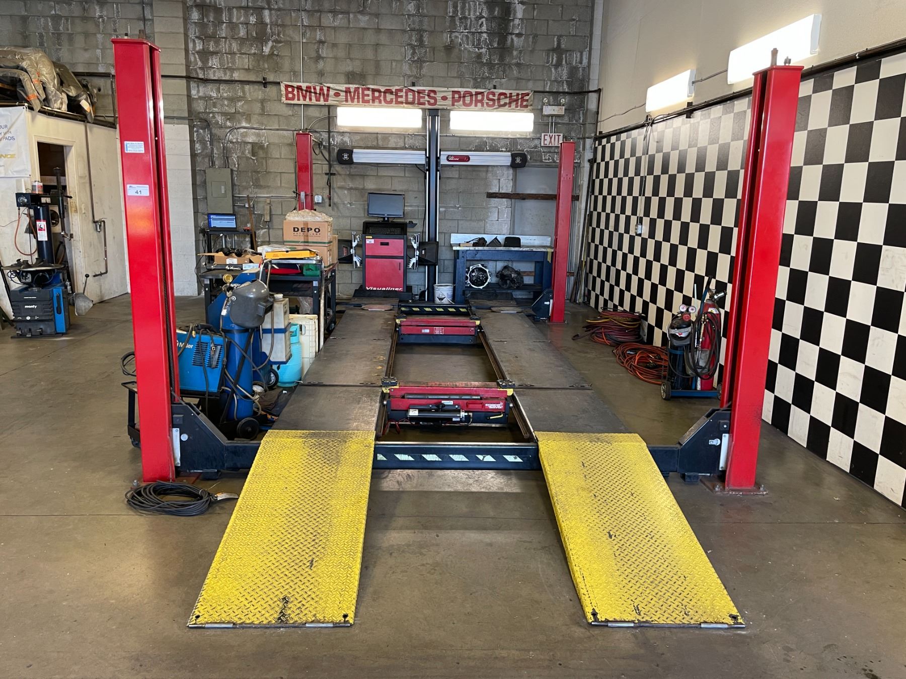 WHEELTRONIC QUAD-RACK 12000LBS CAPACITY 4 POST 2 BED AUTOMOTIVE HOIST ...