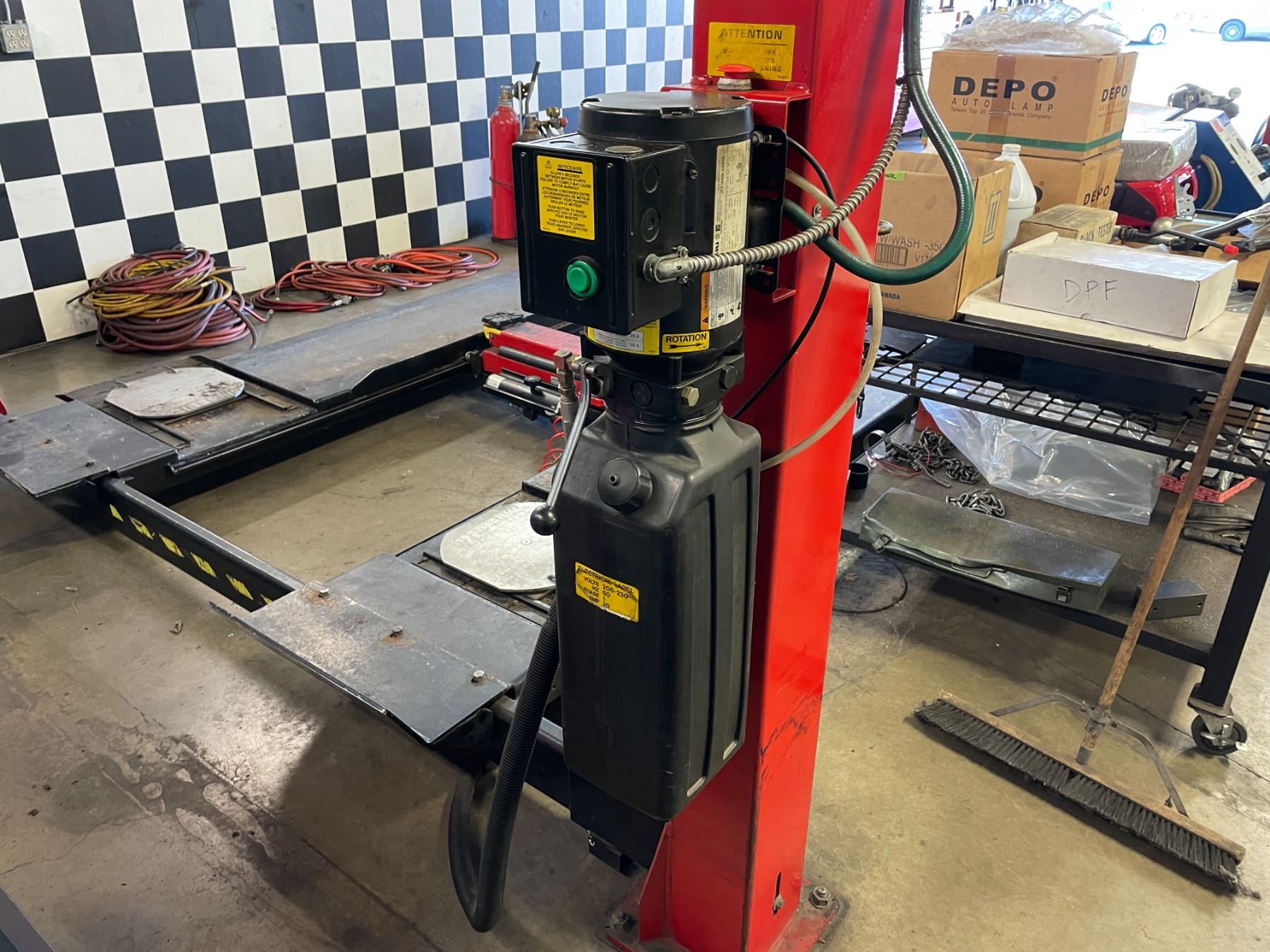 WHEELTRONIC QUAD-RACK 12000LBS CAPACITY 4 POST 2 BED AUTOMOTIVE HOIST ...