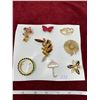 Image 1 : (8) Brooches
