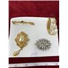 Image 2 : (4) Brooches