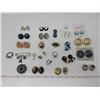 Image 1 : Large lot of earrings & jewellery