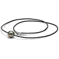 18" Black Tahitian Round Pearl on Leather