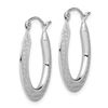 Image 2 : 14k White Gold Textured Stamped Hoop Earrings