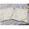 Image 1 : 17in Velvet Pillow Cases (2)