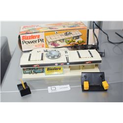 1969 HOT WHEELS SIZZLER POWER PIT AND BOX TOY