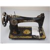 Image 6 : VINTAGE SINSER SEWING MACHINE