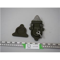 VINTAGE EAGLE LOCK WITH KEYS