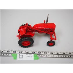 ERTC FARMWALL TOY TRACTOR 1991 6 1/2 LONG