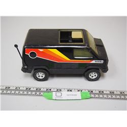 VINTAGE TONKA VAN (8 1/2 IN LONG)